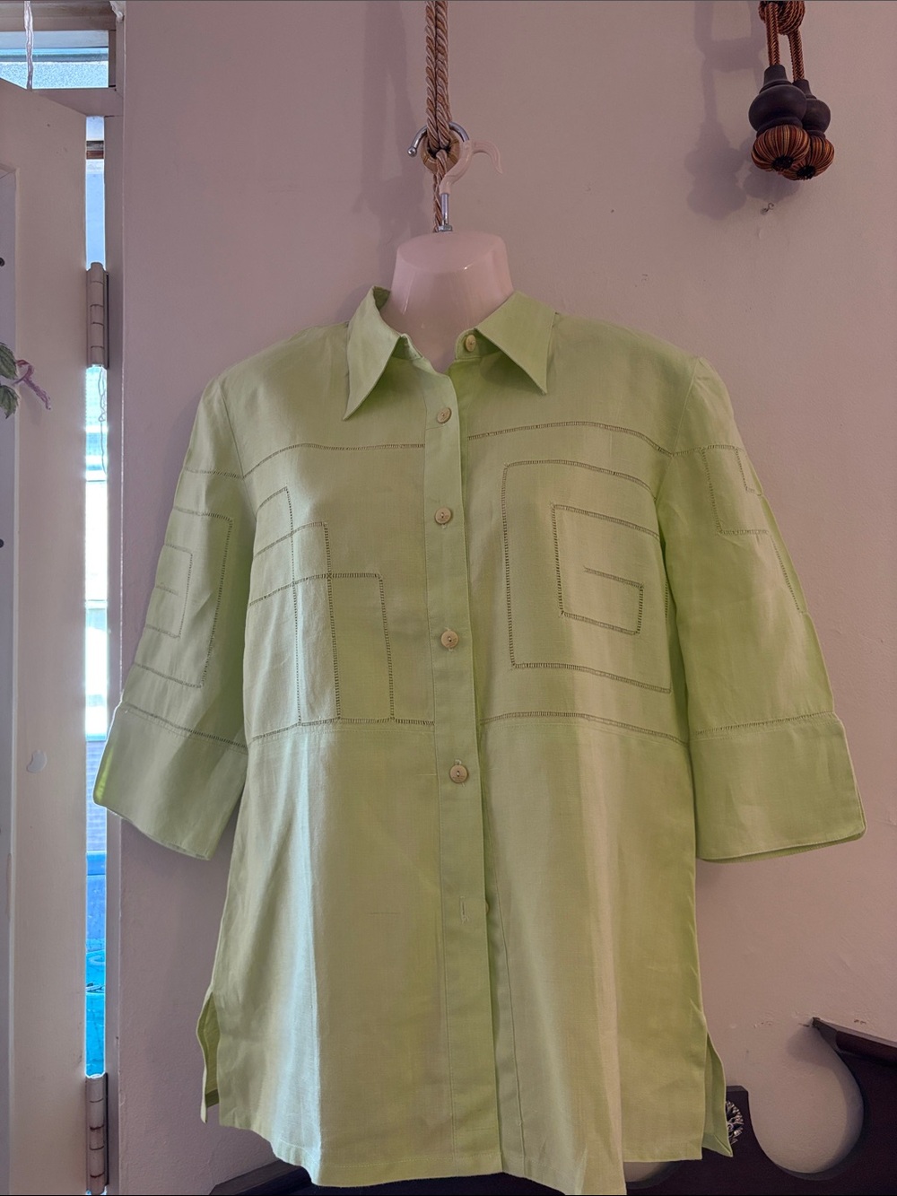 Light Lime Button-Front Women's Blouse with Geometric Stitching